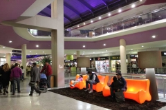 Vallsur-Nueva-Area-Descanso-Planta-Moda-Luz-Naranja