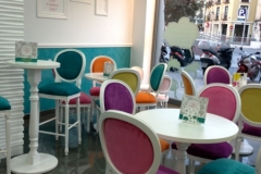 DECORACION-MESAS-Y-SILLAS-YOGURTERIA